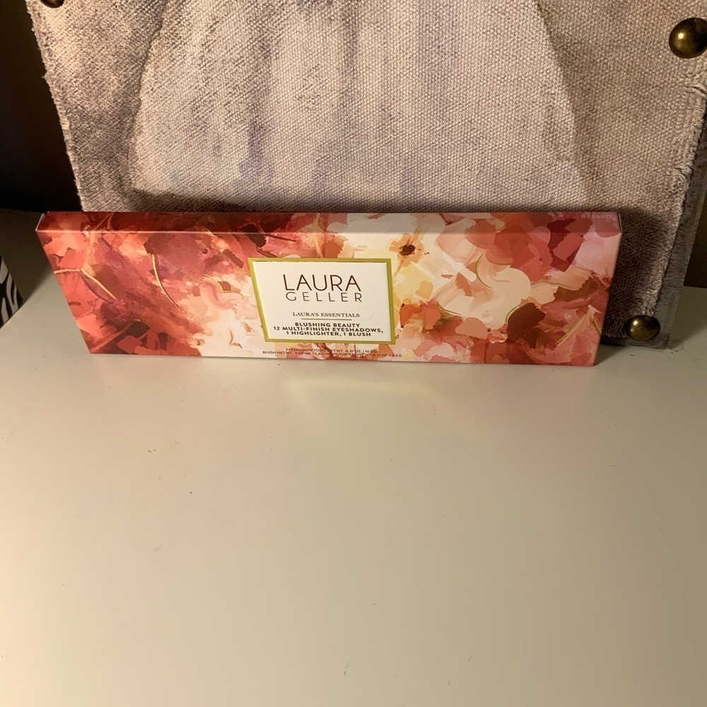 Laura Geller Blushing Beauty Palette - Multi-Color Shades - Picture 2 of 6